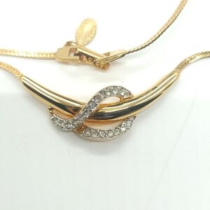 Valentino Knot Style Necklace With Rinestones